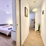 Beautiful 2 Bedroom In Downtown * Poitiers