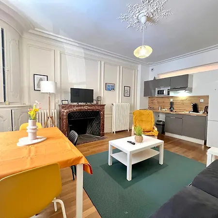 Beautiful 2 Bedroom In Downtown