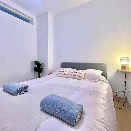 Beautiful 2 Bedroom In Downtown *