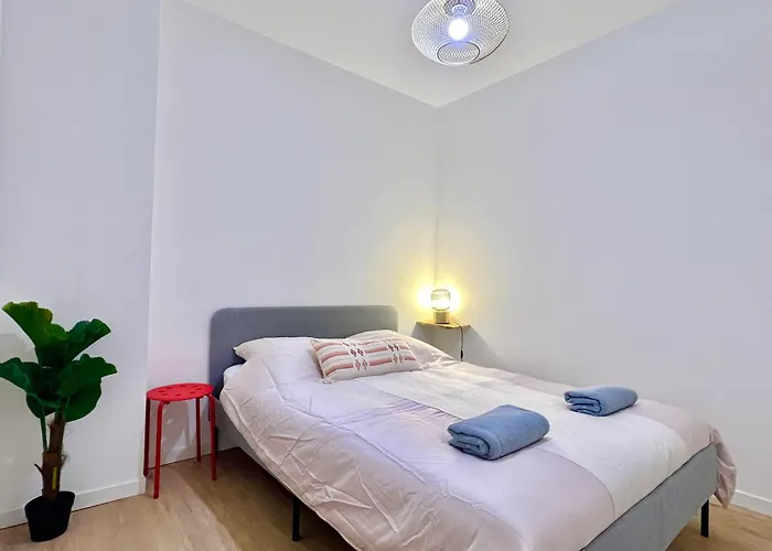 Beautiful 2 Bedroom In Downtown * Poitiers