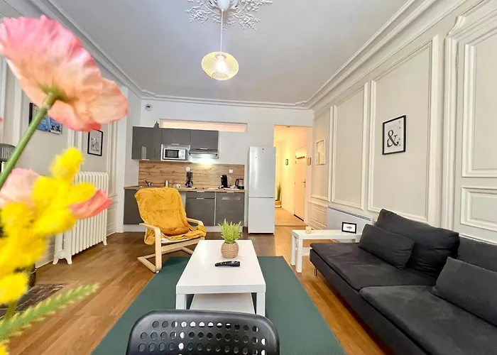 Beautiful 2 Bedroom In Downtown Poitiers