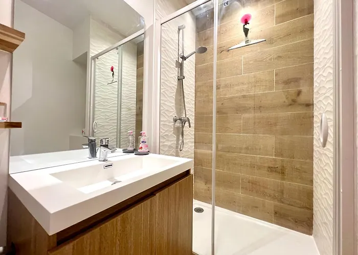 Διαμέρισμα Beautiful 2 Bedroom In Downtown Πουατιέ