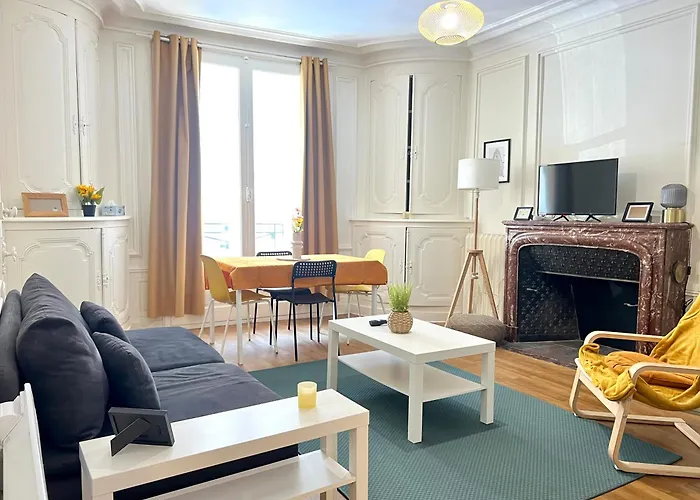 Beautiful 2 Bedroom In Downtown *