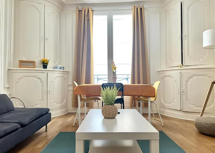 Beautiful 2 Bedroom In Downtown Πουατιέ