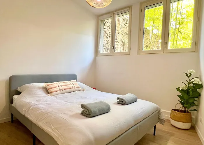 Διαμέρισμα Beautiful 2 Bedroom In Downtown Πουατιέ