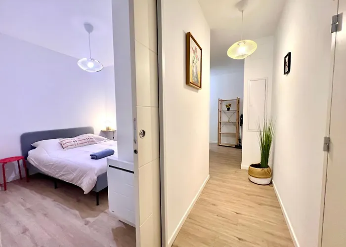 Beautiful 2 Bedroom In Downtown * Πουατιέ