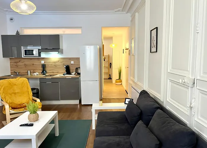 Beautiful 2 Bedroom In Downtown Διαμέρισμα