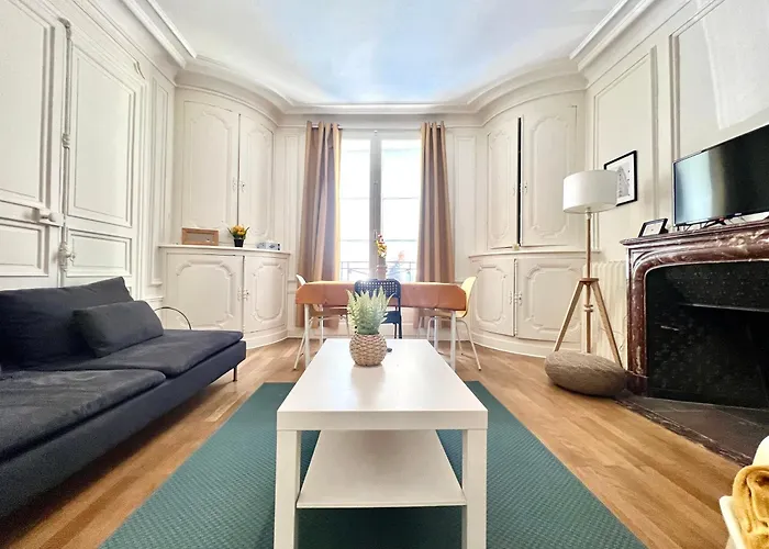 Beautiful 2 Bedroom In Downtown Πουατιέ